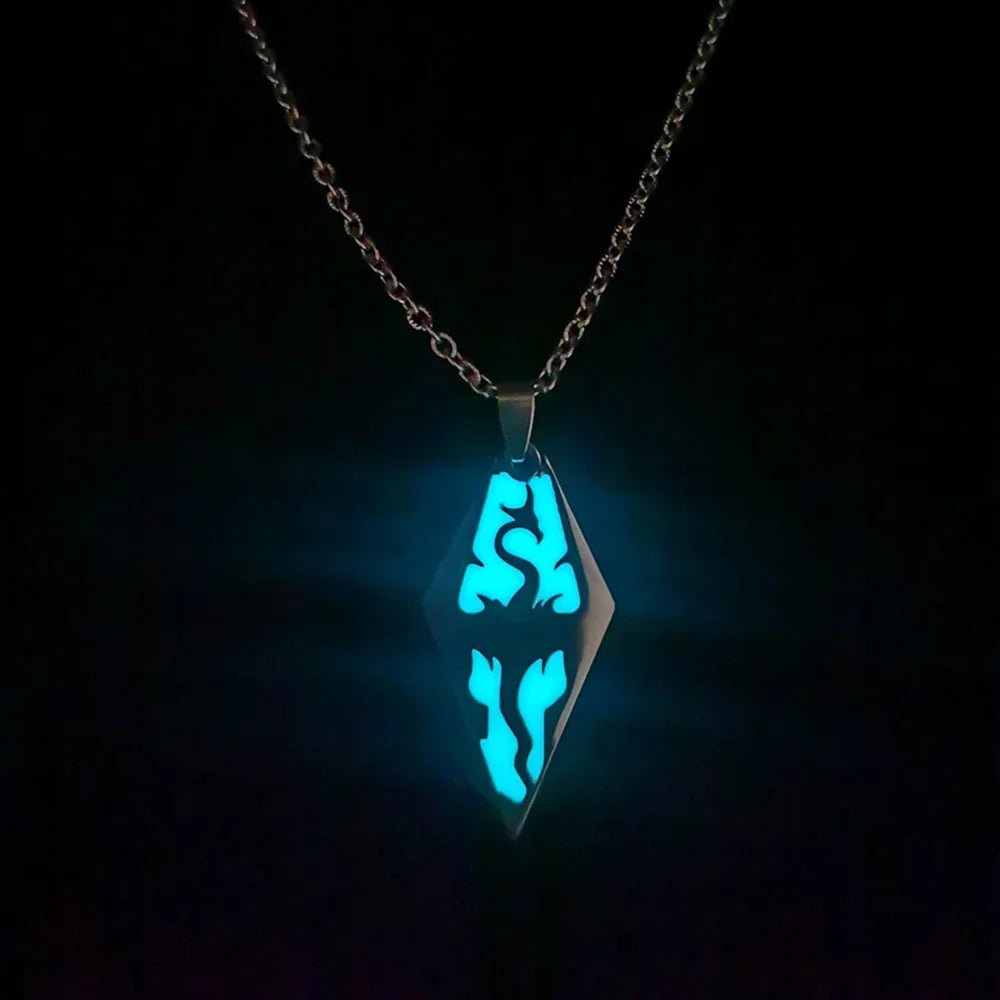 Glowing Luminous Dragon Pendant Necklace – Stainless Steel Glow-in-the-Dark Collar for Halloween & Gifts